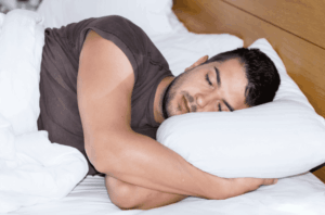 Homme qui dort paisiblement