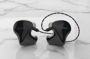 In-Ear Monitor retour de scène Avant de Soundz sur mesure dans le magasin Acoustico de Renens