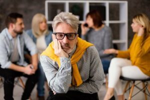 isolement social due à la perte auditive liée à l'âge